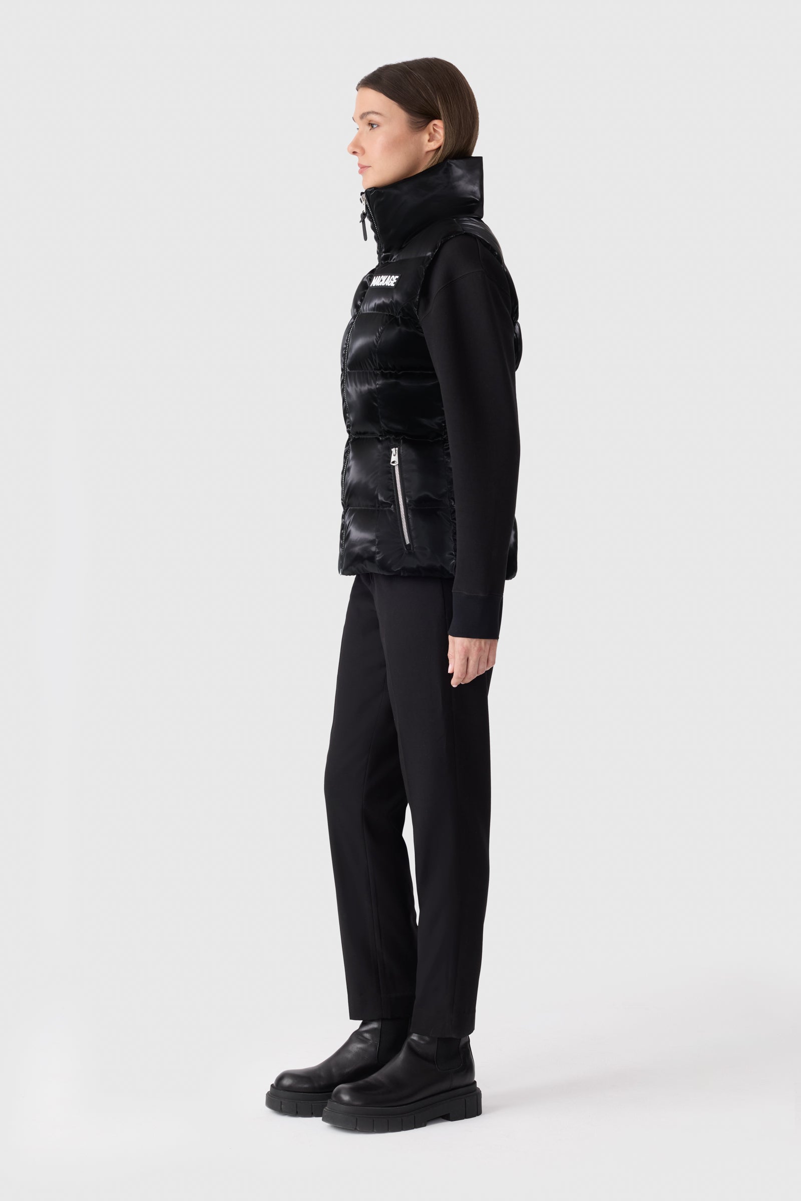 ARGUE COCOON COAT VEST ダウンベスト/ブラック CHAYA-GLO Down Vest | Mackage® CA