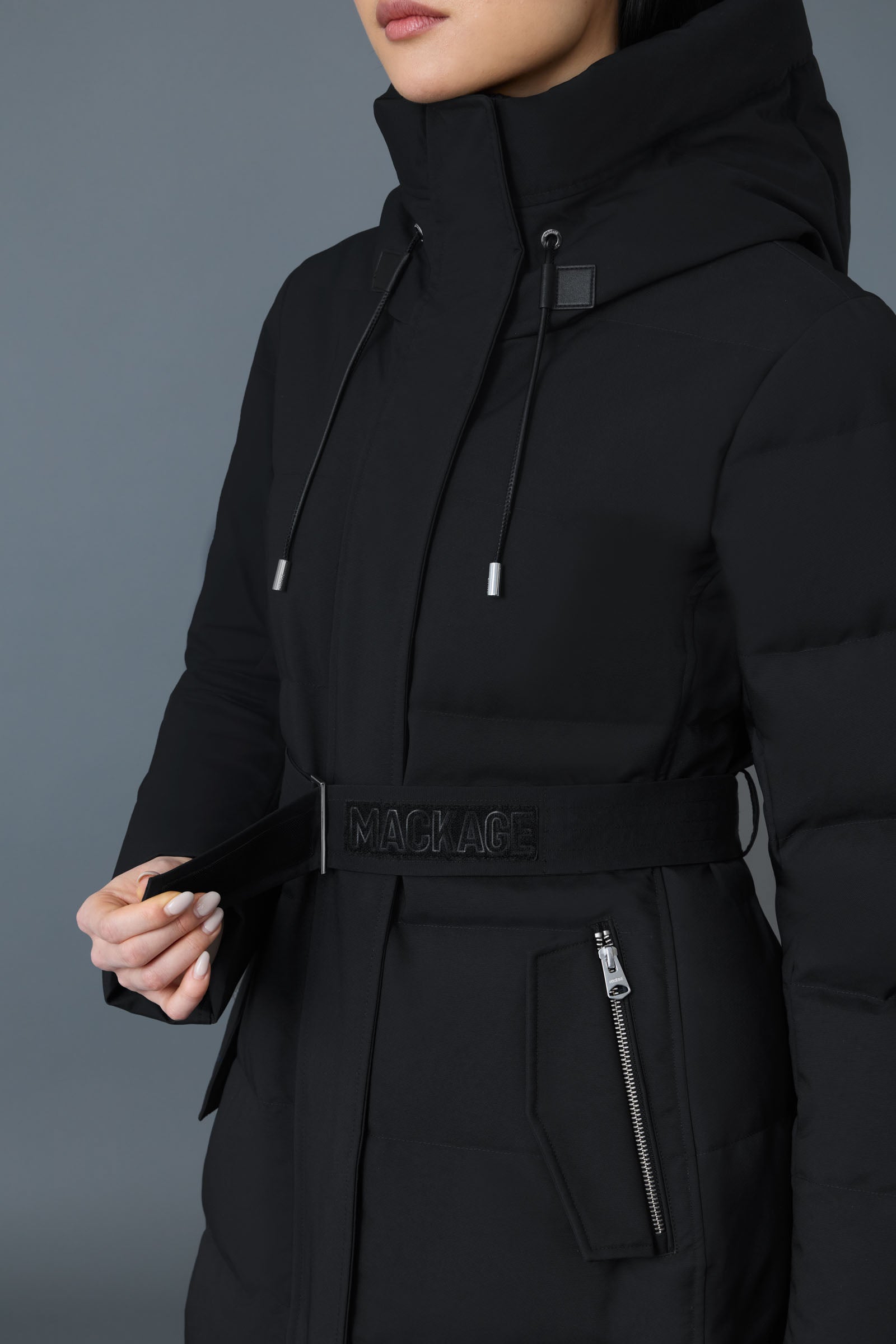 日本未発売！美品Mackageマッカージュ Shyla-NF Shyla, 2-in-1 down coat with removable bib for ladies