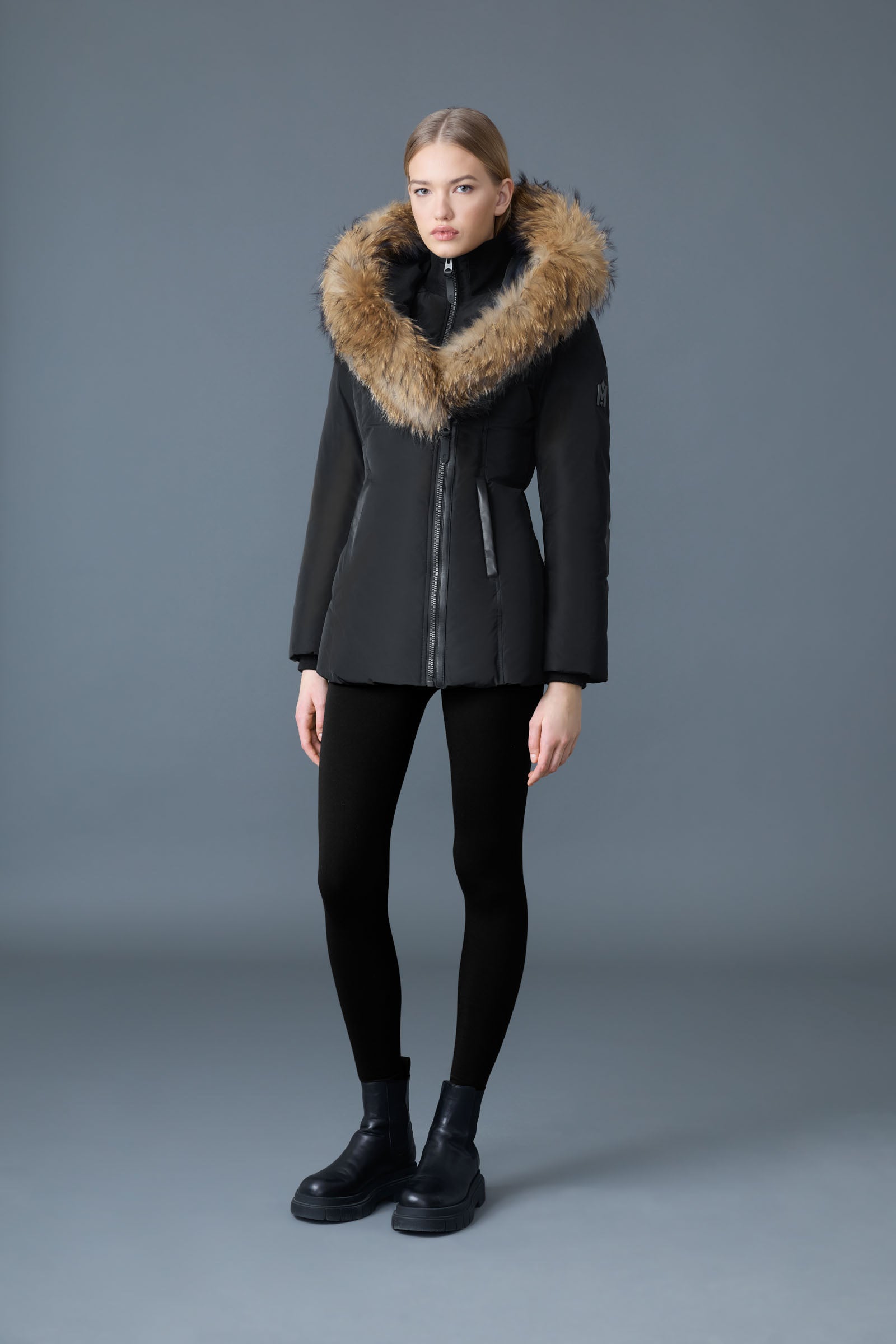 【国内即発】MACKAGE ADALI-F ダウンコート Adali-F, Down coat with natural fur Signature Mackage Collar