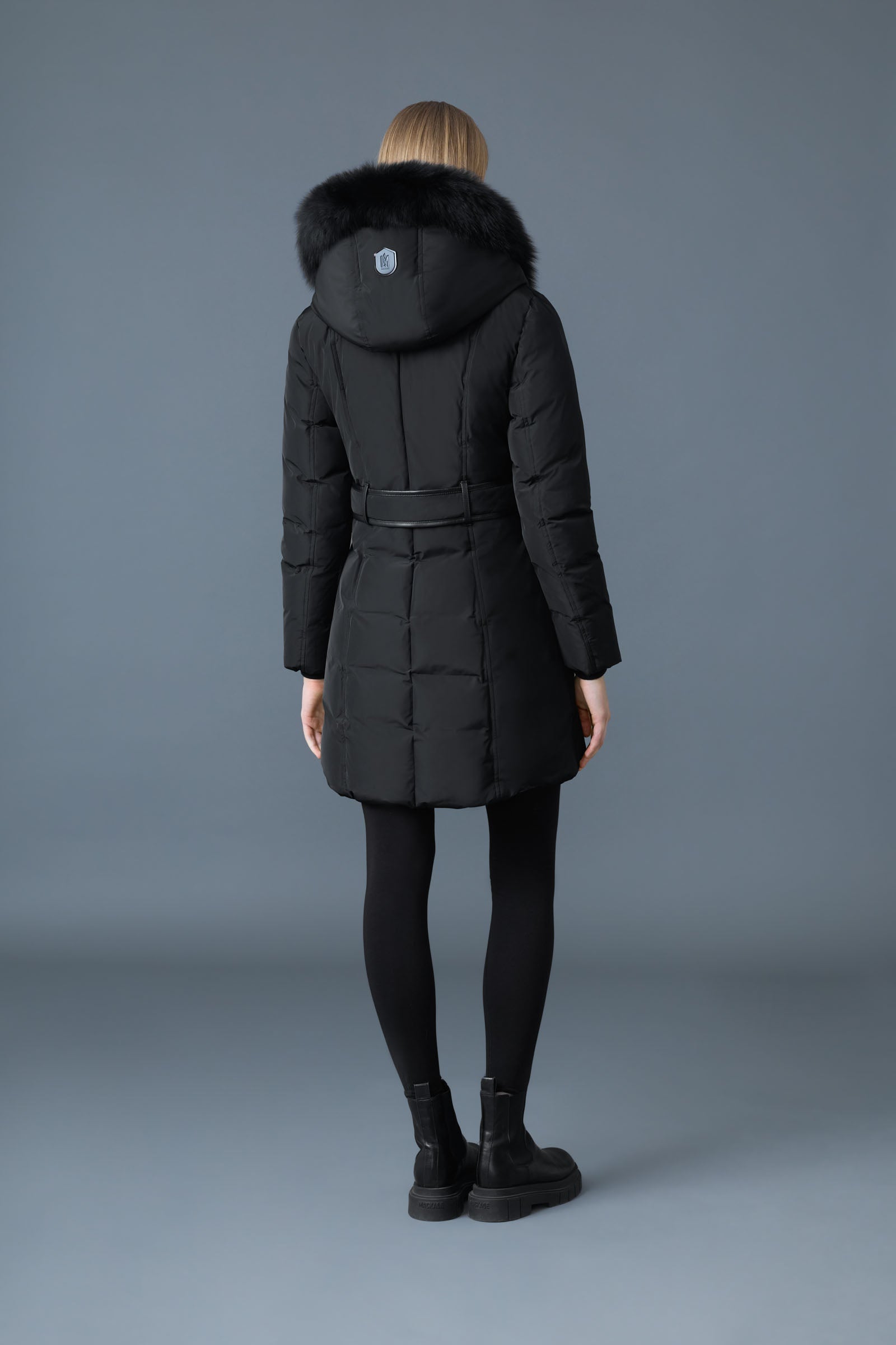 ♢ほぼ新品♢Mackage ブラック ロングダウンジャケット Kay-BX, Down coat with blue fox fur Signature Mackage Collar for