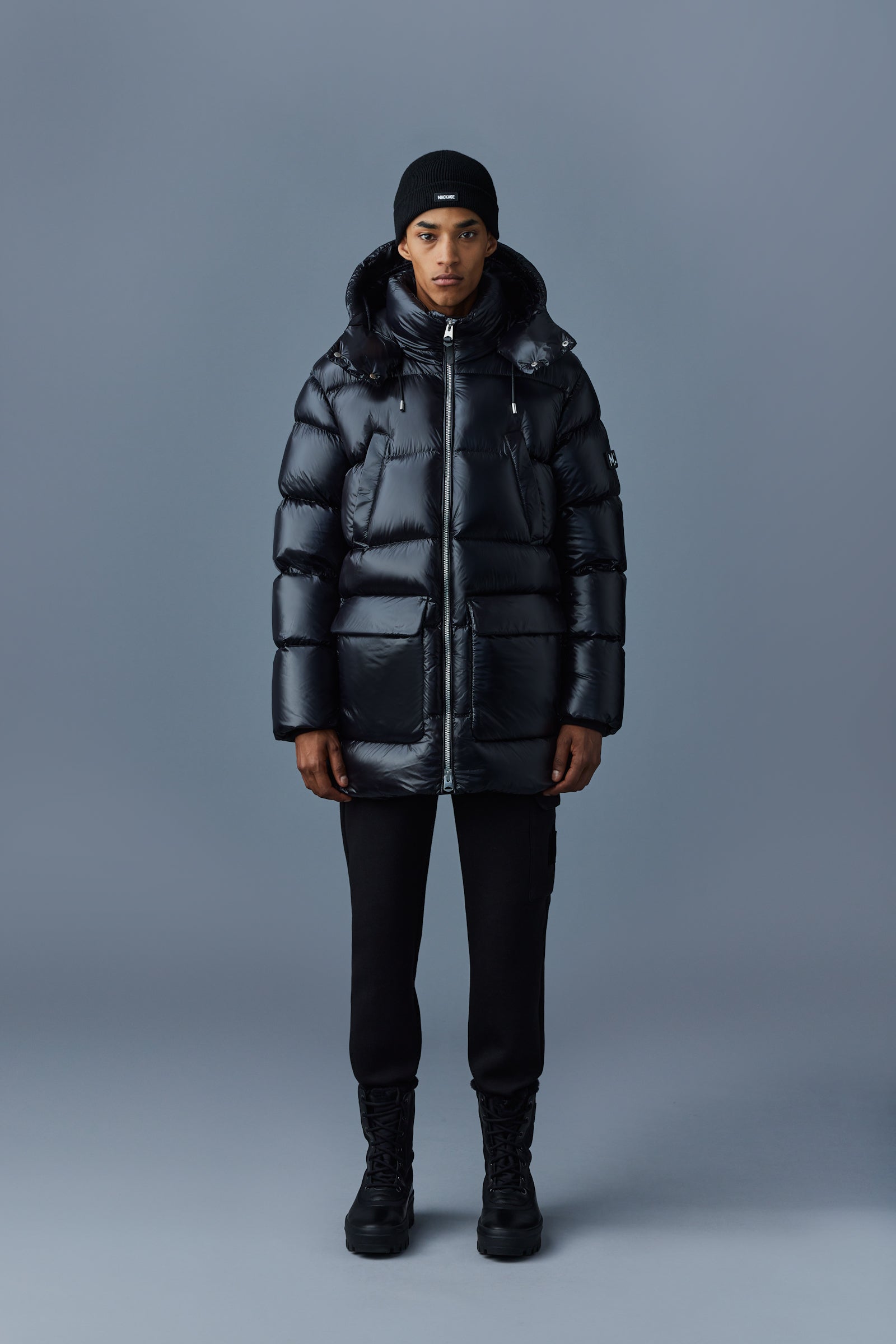 Kendrick, Lustrous light down parka with hood for men | Mackage