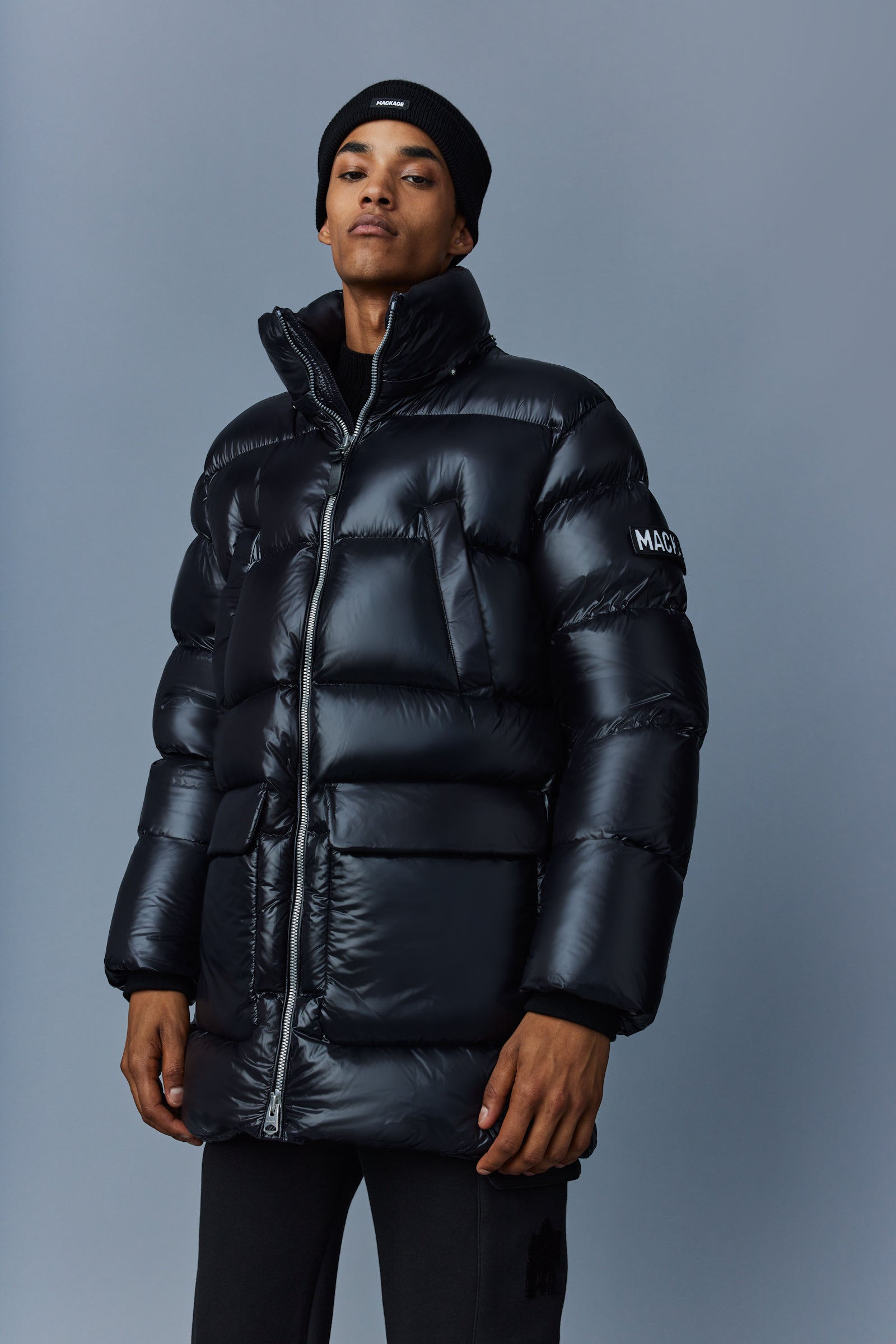 Kendrick, Lustrous light down parka with hood for men | Mackage